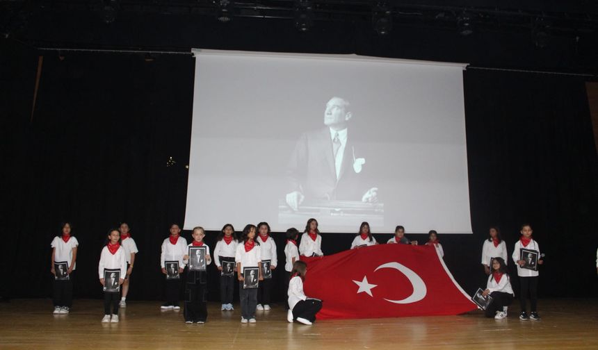 Boyabat’ta Bir İlk: İngilizce Yıl Sonu Gösterisi Büyük Beğeni Topladı