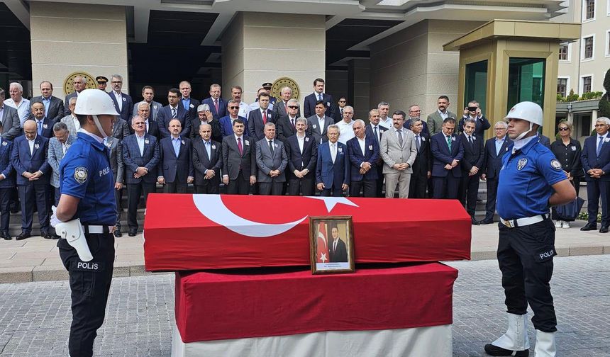 Eski Sinop Valisi Erol Karaömeroğlu son yolculuğuna uğurlandı