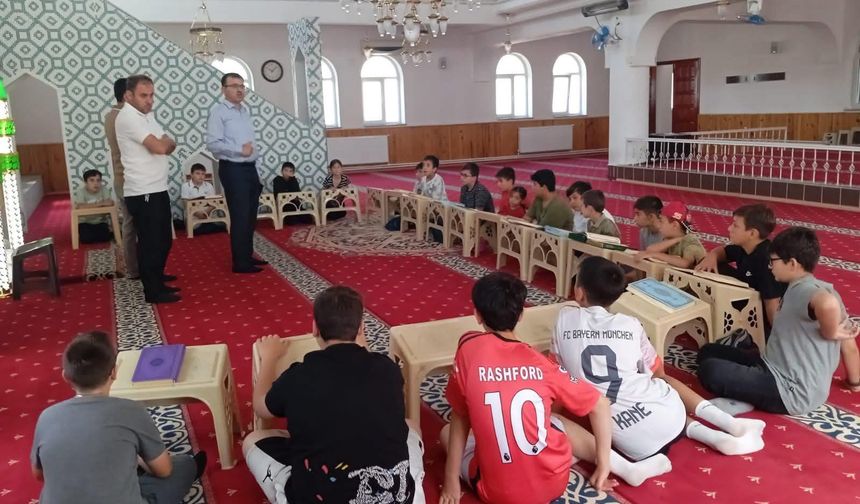Boyabat’ta Yaz Kur’an Kursları Başladı, Camiler Çocuk Sesleriyle Şenlendi