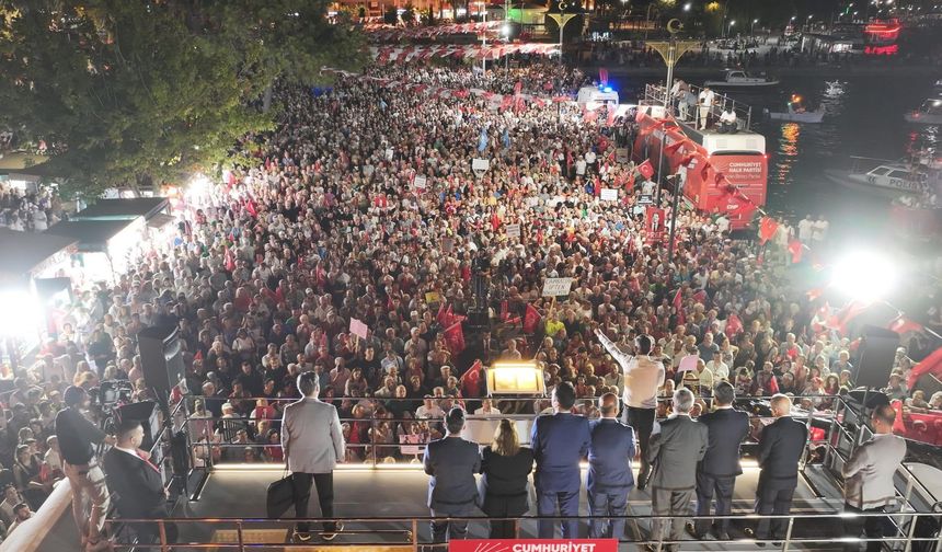 Özgür Özel Sinop’ta vatandaşlara seslendi