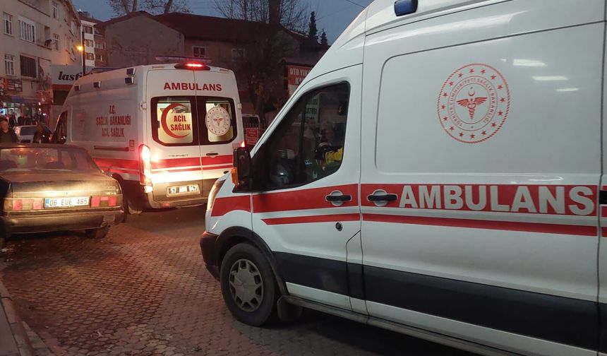 Boyabat'ta bıçaklı kavga bir kişi yaralandı !