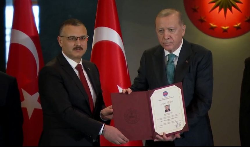 Cumhurbaşkanı Erdoğan'dan Boyabat Kaymakamı Enver Yılmaz’a Anlamlı Ödül