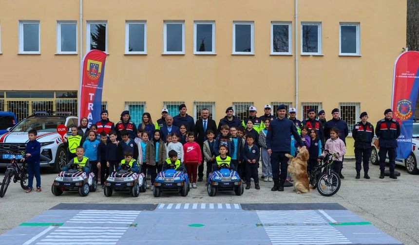Boyabat’ta öğrencilere Jandarma’dan trafik eğitimi