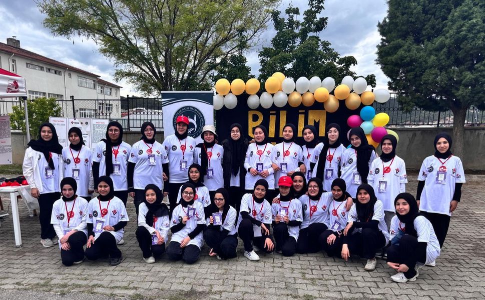 Sinop'un Boyabat ilçesinde TÜBİTAK 4006 Bilim Fuarı açıldı.