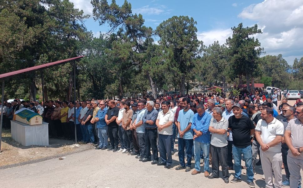Boyabatlı  genç kadın kazada hayatını kaybetti