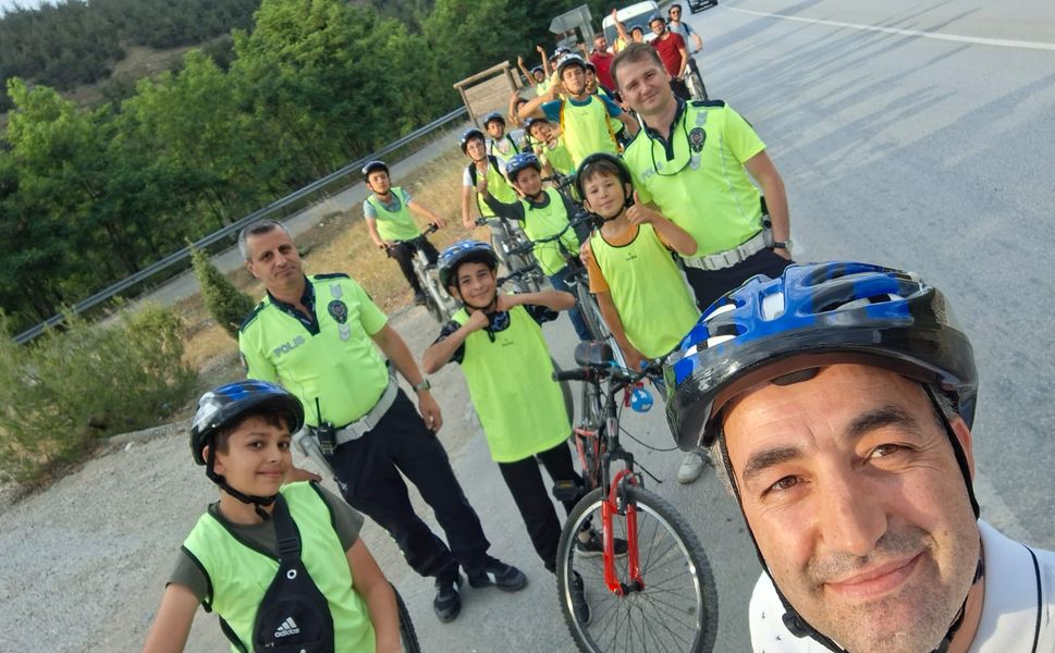 Boyabat’ta Sekiz Yıldır Devam Eden Anlamlı Proje: “Bisiklete Biniyoruz, Camiye Gidiyoruz”