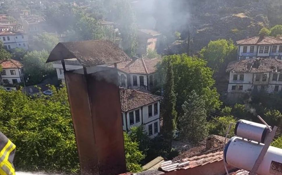 Boyabat’ta Yangın Alarmı: Baca Tutuşması ve Ot Yangınları Tedirgin Ediyor