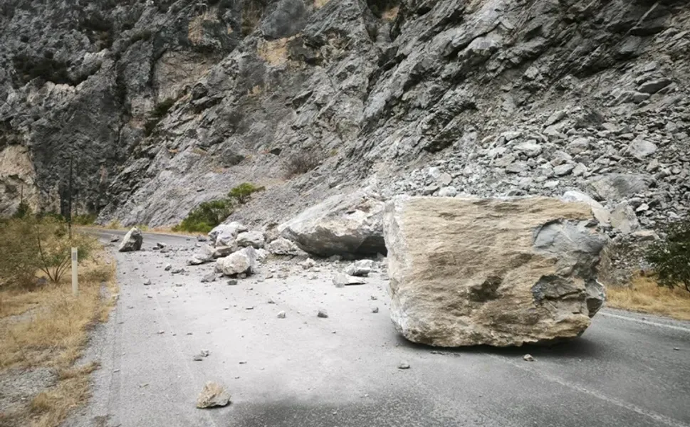 Sağanak sonrası heyelan