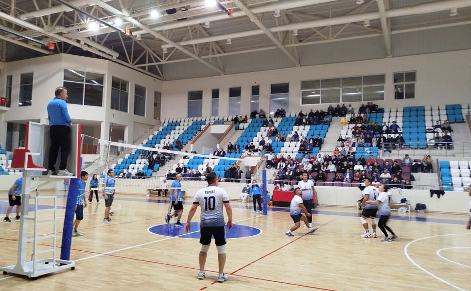 Boyabat'ta "102. Yıl Cumhuriyet Kupası Voleybol Turnuvası" düzenlendi.