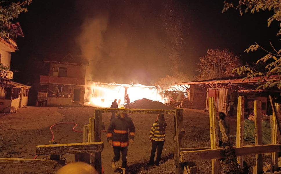 Boyabat’ta Gece Saatlerinde Osman Köyü’nde Yangın Paniği!