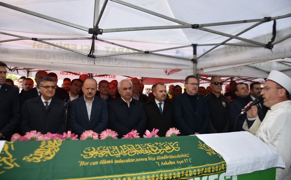 Kastamonu Valisi Meftun Dallı'nın annesinin cenazesi Boyabat'ta defnedildi