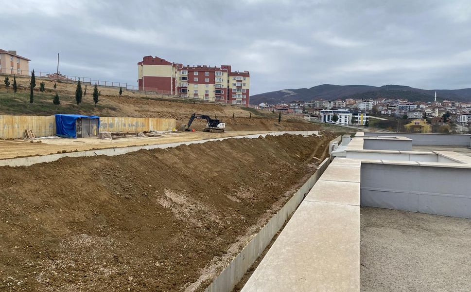 Boyabat 75. Yıl Devlet Hastanesi’nde Çevre Düzenleme Çalışmaları Başladı