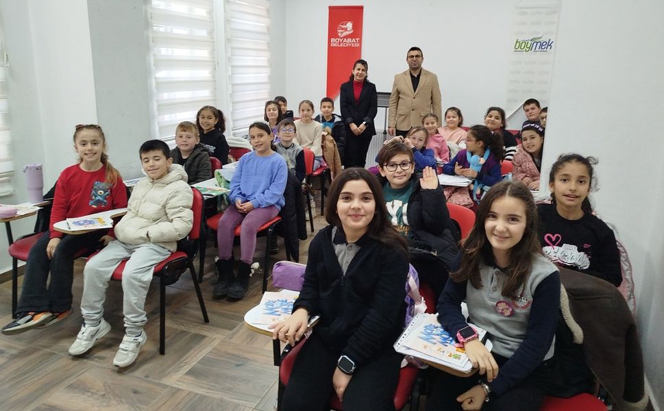 Boyabat Belediyesi ilk ve ortaokul öğrencilerine yönelik ücretsiz kurslar düzenledi