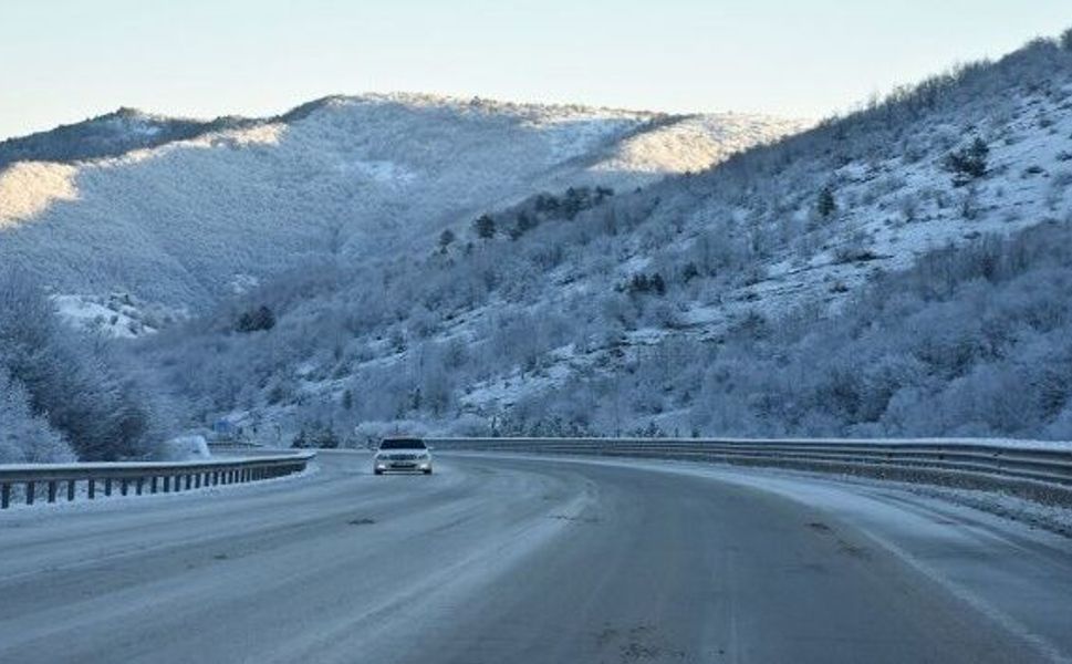 Sinop-Boyabat Karayolu’nda Kar Etkili: Buzlanmaya Karşı Dikkat!