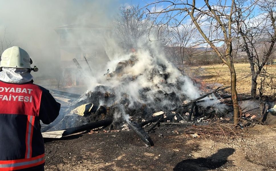 Boyabat’ta Samanlık Yangını Korkuttu