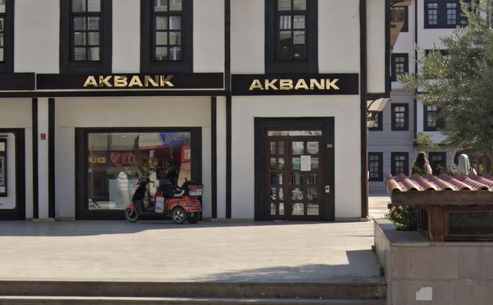 Boyabat’ta Akbank Şubesi Kapanıyor