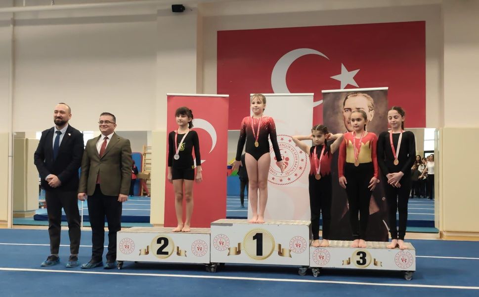 Boyabatlı Ravza Cebeci İl birincisi oldu