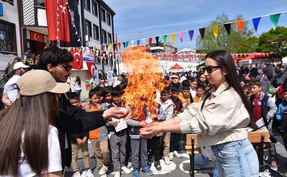 Boyabat'ta 23 Nisan Çocuk Bilim Şenliği yapıldı