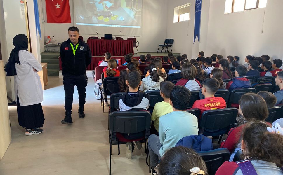 Boyabat’ta öğrencilere ilkyardım ve trafik eğitimi