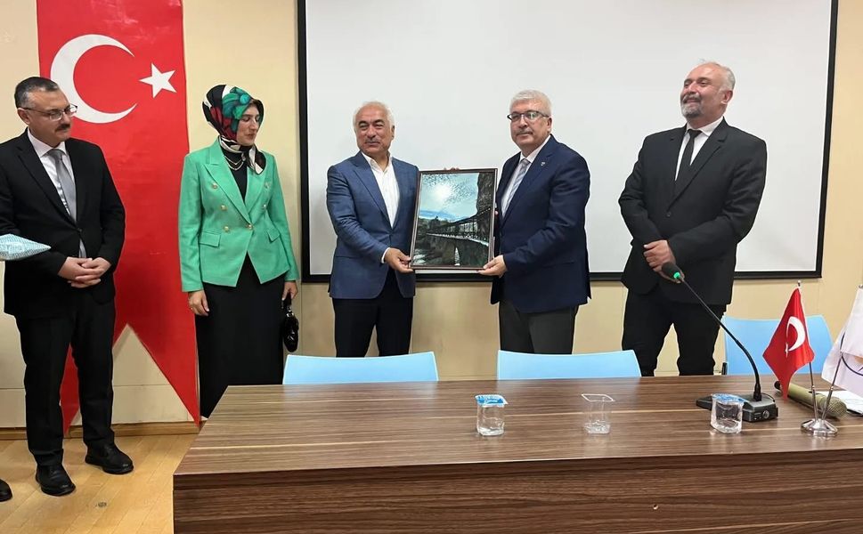 Meslek Yüksekokulu’nda “AFAD ve Kamu Yönetimi” Konferansı Düzenlendi