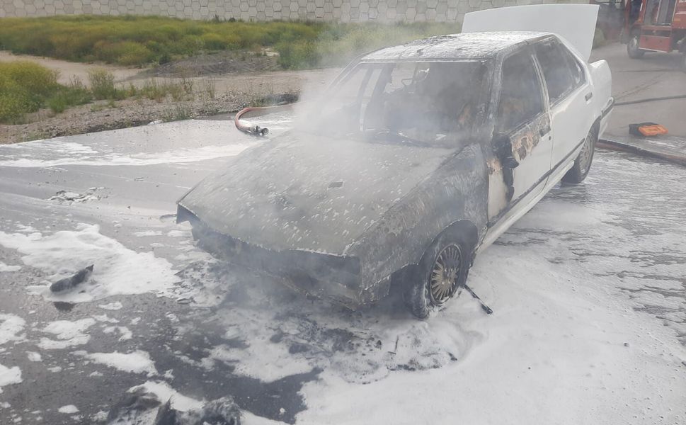 Boyabat’ta Seyir Halindeki Otomobil Alev Aldı