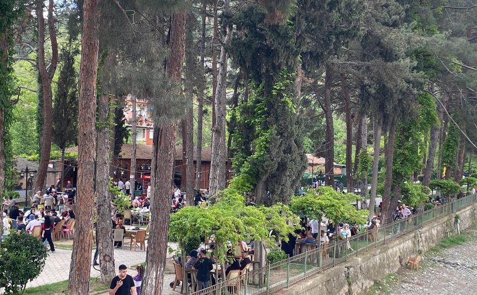 Bayramda Boyabat’a Gurbetçi Akını: Nüfus Üçe Katlandı, Trafik Kilitlendi
