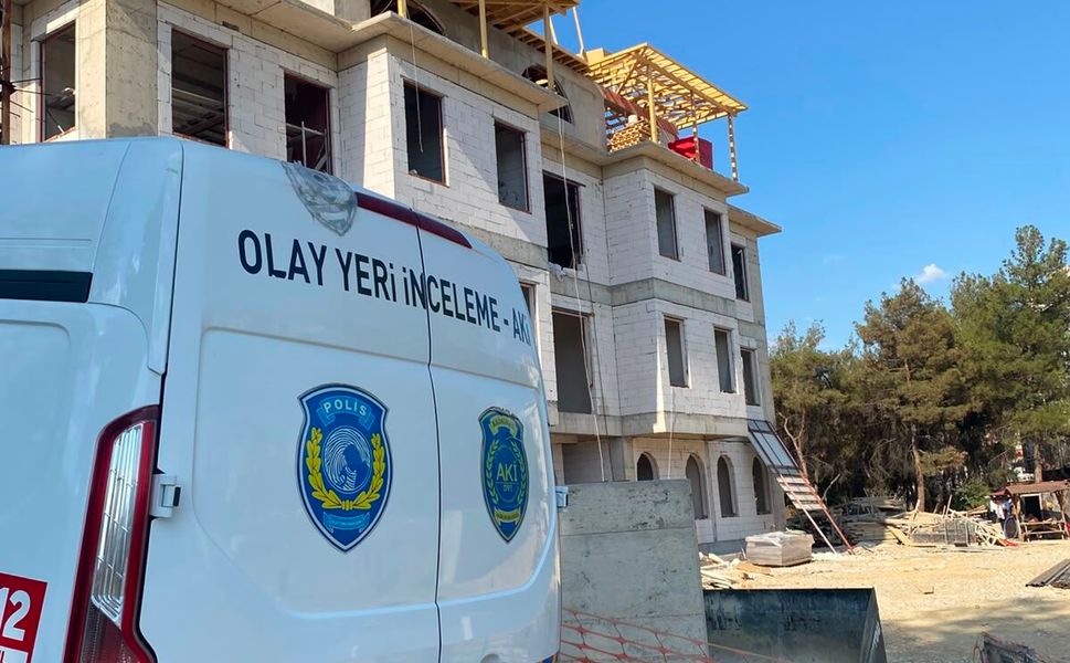 Boyabat'ta inşaattan düşen işçi yaralandı